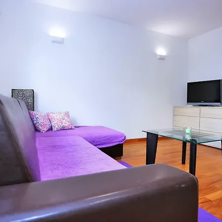 Charta Apartment